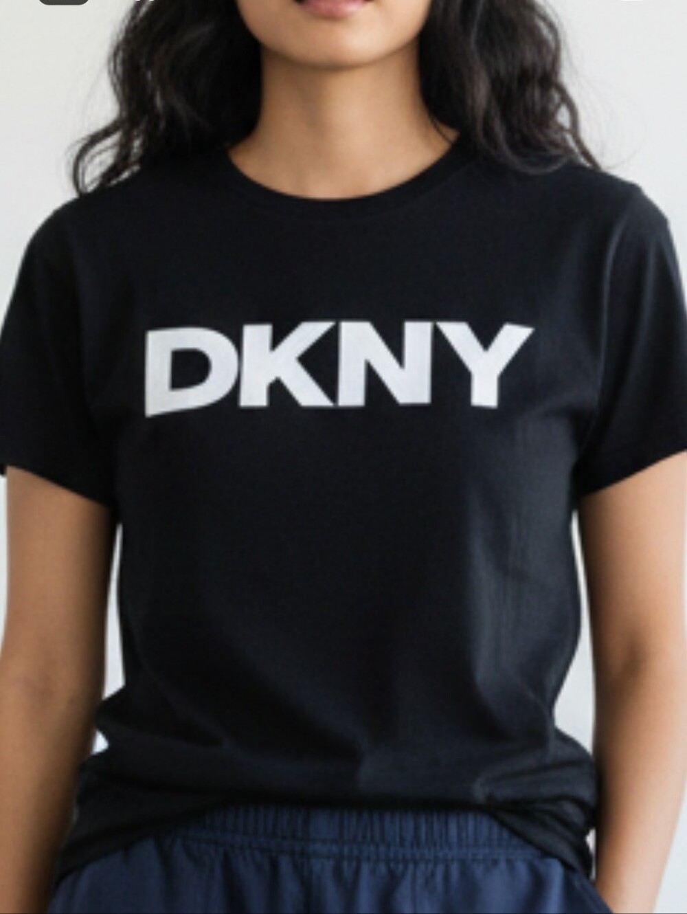 DKNY Black Logo Graphic Tee Women's Size Medium Short Sleeve Casual T-Shirt